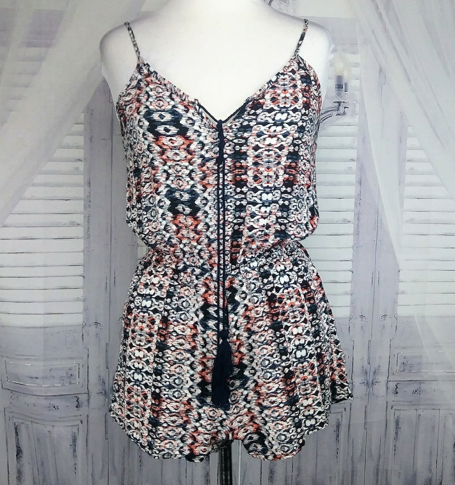 Rue 21 Sleeveless Blouson Romper. M.  M58